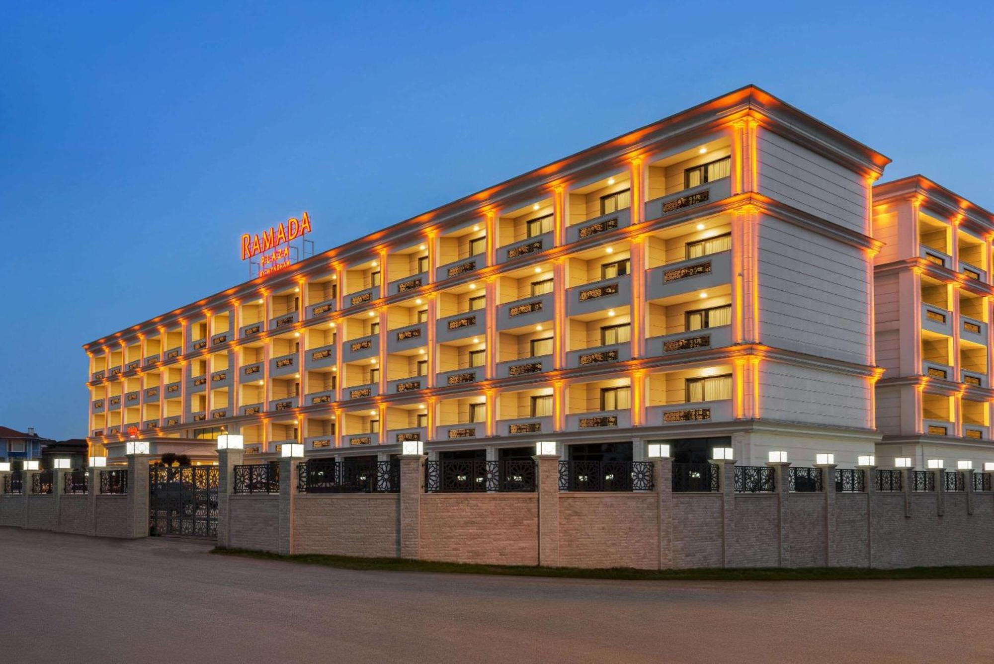 Hotel Ramada Plaza By Wyndham Silivri Exterior foto