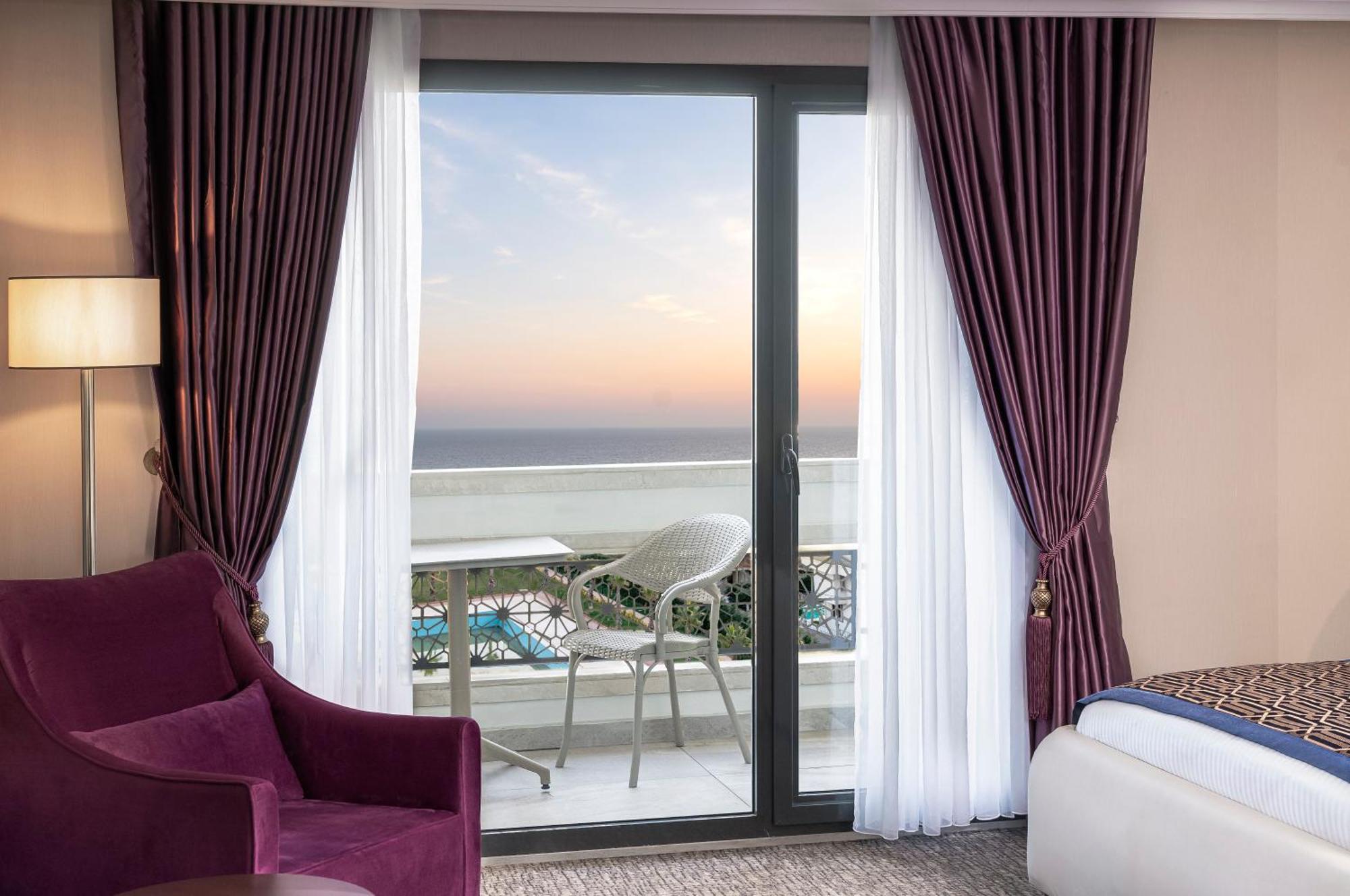 Hotel Ramada Plaza By Wyndham Silivri Exterior foto